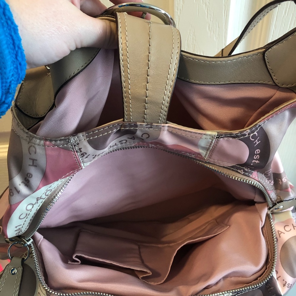 Coach multi-pocket shoulder bag - Picture 3 of 3